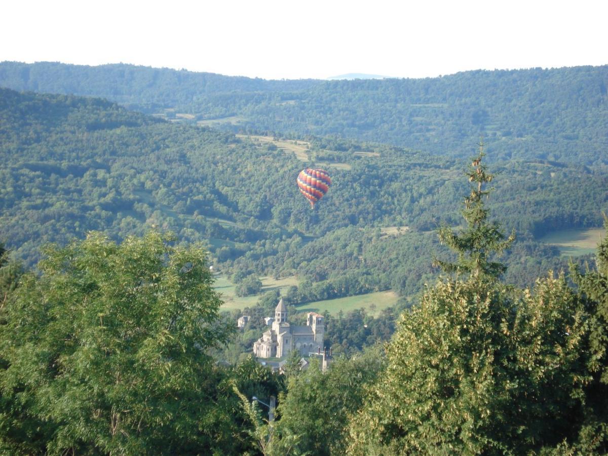 Logis Hotel De La Paix Saint-Nectaire Bagian luar foto