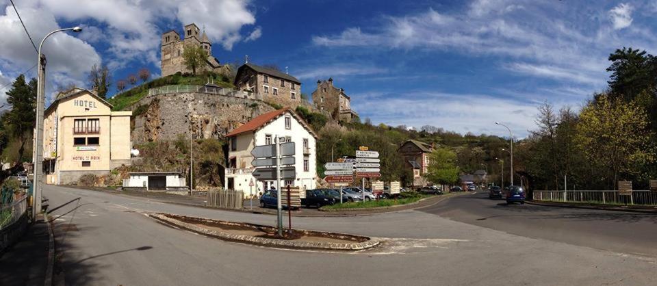 Logis Hotel De La Paix Saint-Nectaire Bagian luar foto